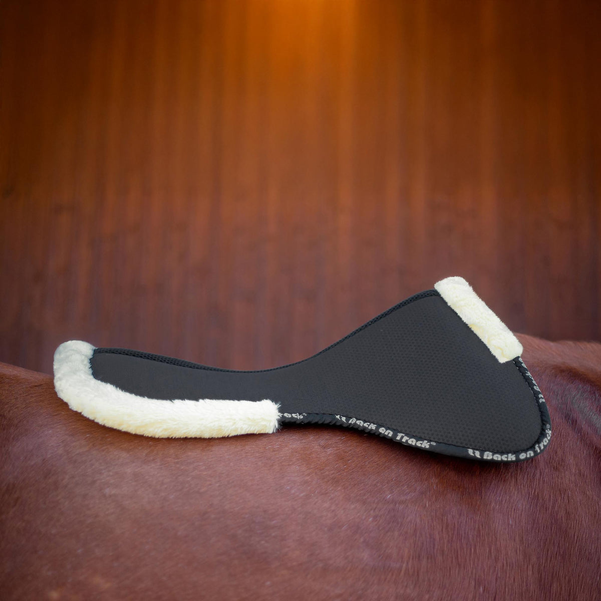 Tapis de selle Impact en fausse fourrure