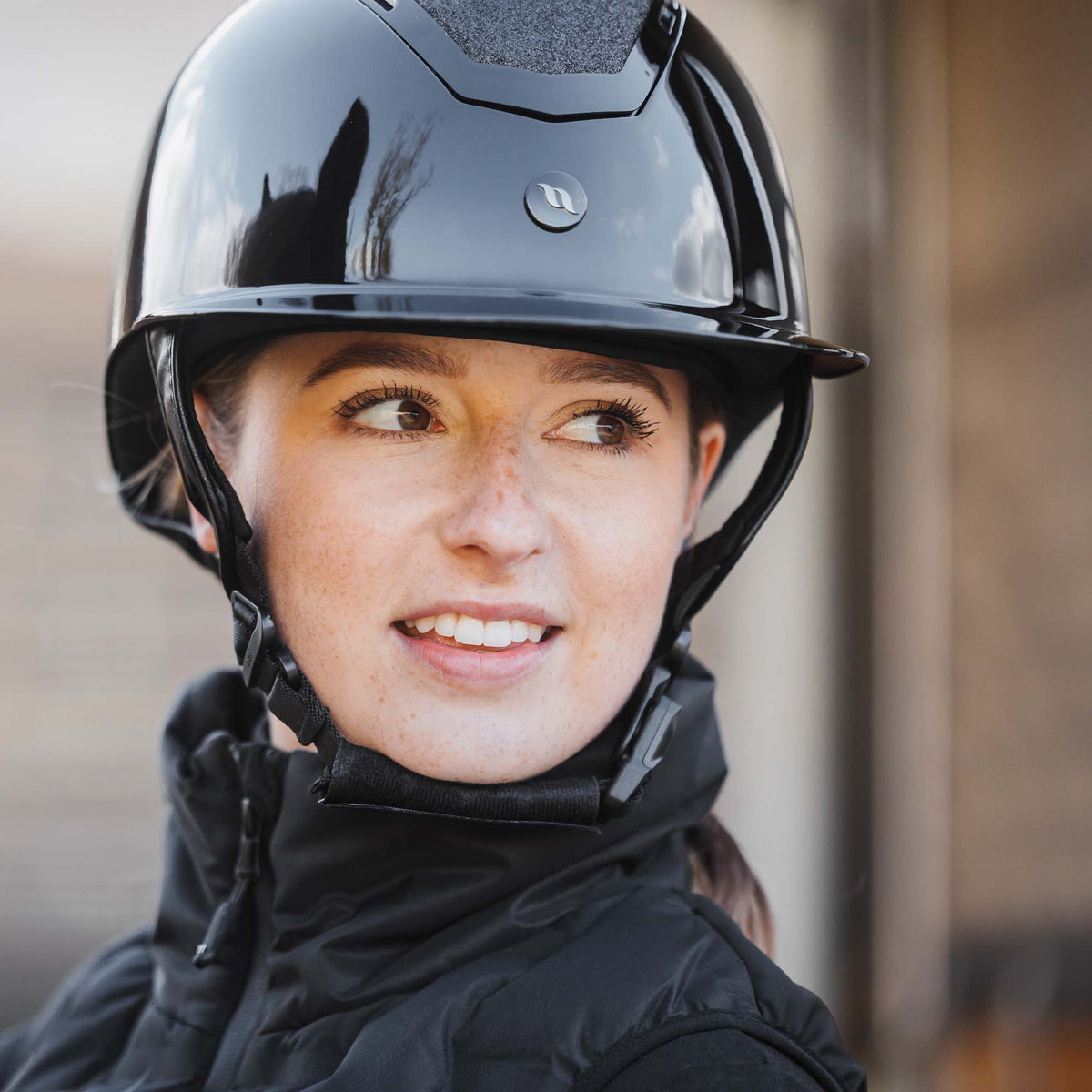 Caracas Rijhelm Glossy Black