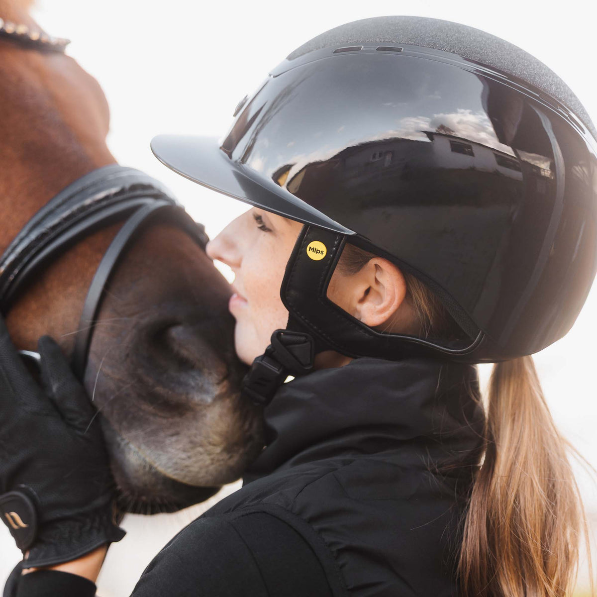 Caracas Rijhelm Glossy Black